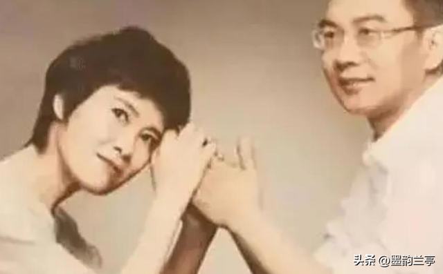 前央视主持人郎永淳，沦为阶下囚，刑满释放后，如今过得怎样？
