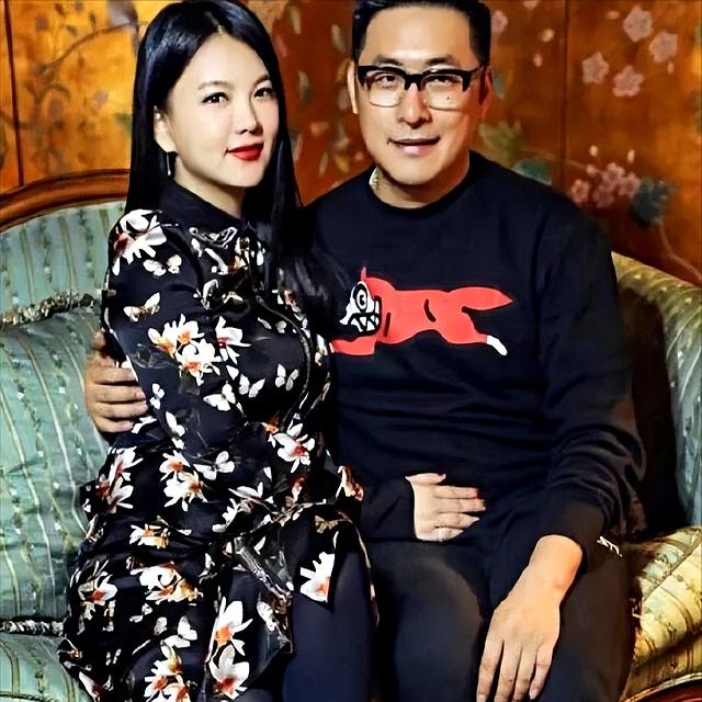 李湘还是不忍了！坦白与释永信的真实关系，亲吻照真相已大白