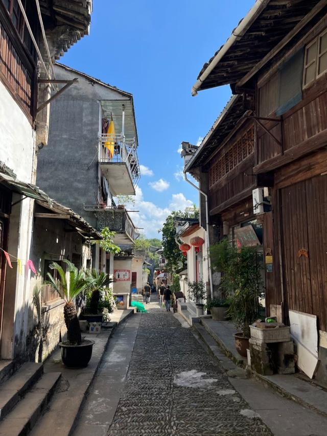 和老伴去安徽歙县住了一个月，我实话实说：跟想象中完全不一样