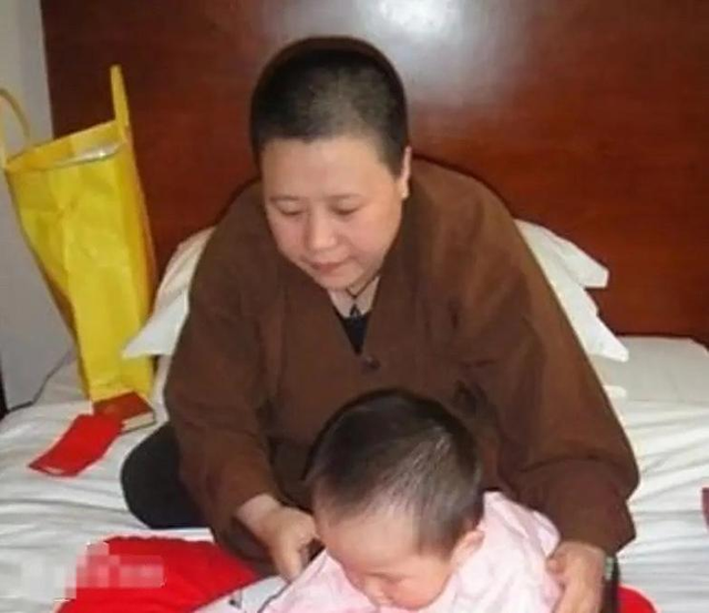 释永信害惨4位女明星：2个央视名嘴、1个炫富全网被封，刘涛最冤