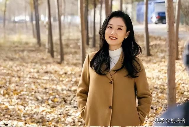 凤凰传奇的44岁玲花，怕是走上了玖月奇迹王小玮的“老路	”