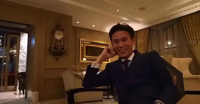 5年前，靠倒卖口罩一年赚60亿元，住5万一夜酒店的他，如今咋样了