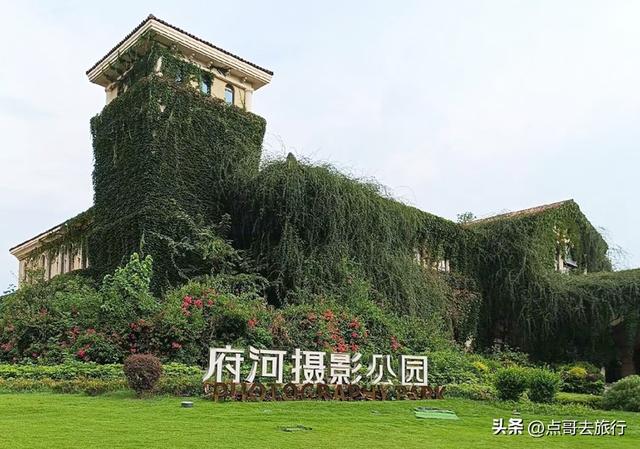 成都市内超级大草坪，美得让人惊叹，是摄影者的天堂，公交车直达