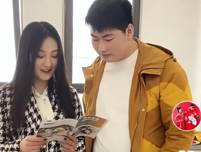 难怪陈亚男伤感	，再看大衣哥现儿媳，她跟人在处事上就差了两个字