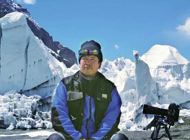 新疆大地的脊梁