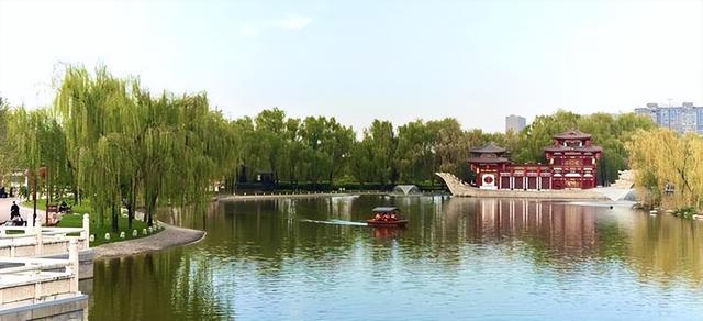 西安大唐芙蓉园:一池秋水作画屏 古典园林映画中