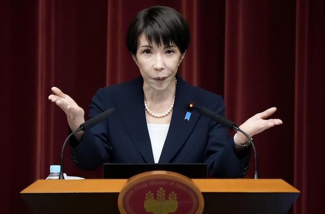 关键指标99%	，高市乐得连喊3声“万岁	”，麻生太郎：中国不足畏惧