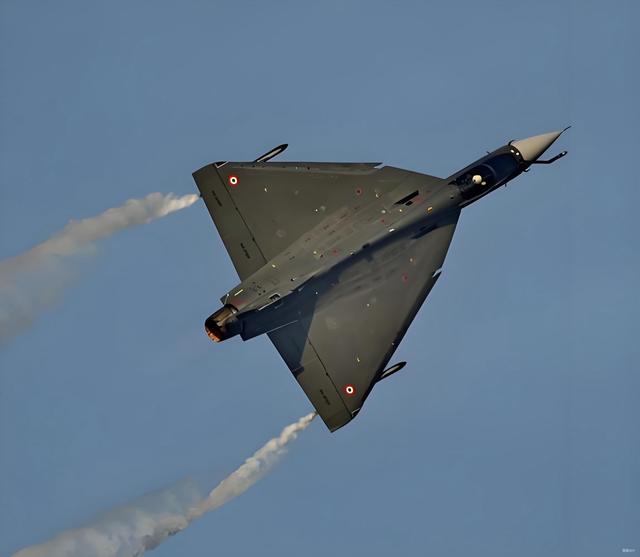 谁该为印度光辉战机坠毁悲剧买单