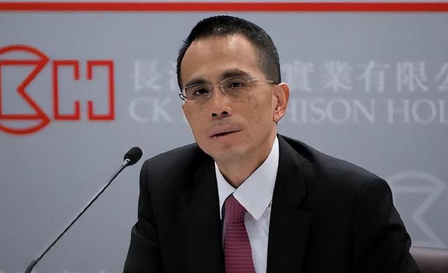 2909亿身家有何用？97岁的李嘉诚无力回天，两个60岁儿子已成心病