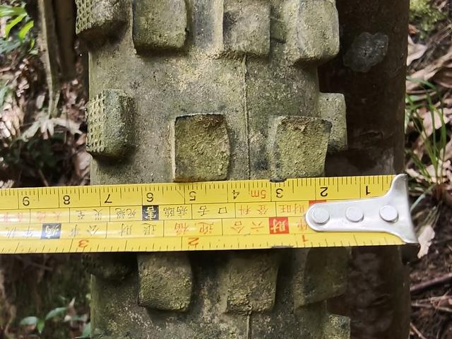 客天下旁的摩托车架已失踪！留下两个破轮胎，上面的字透露了……
