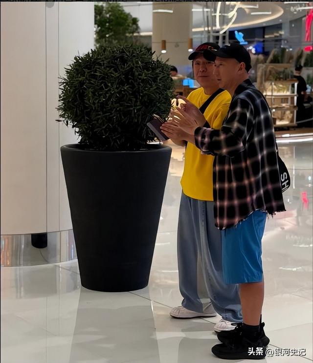 众星被困中东后，炸出一堆"牛鬼蛇神"，黄渤惊险避坑！