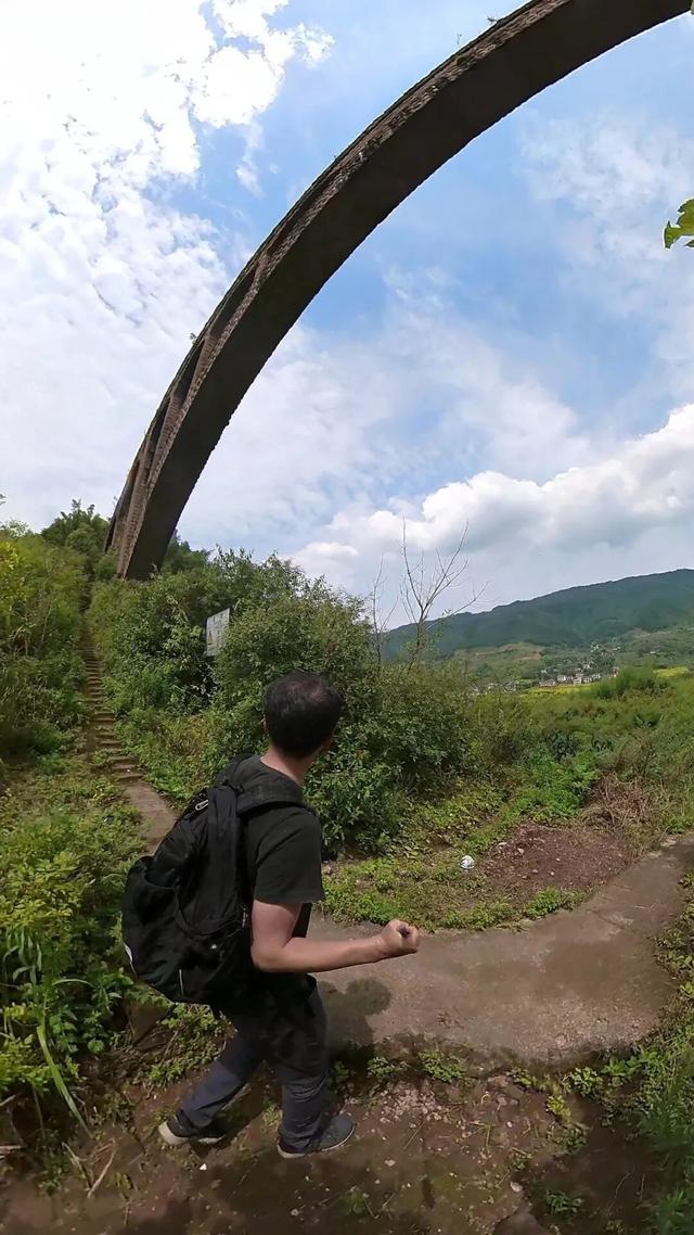 重庆北碚有一座濒临消失的古寨，寨主竟曾是美国总统罗斯福的同学