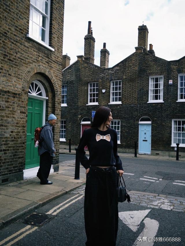 沈梦辰晒甜蜜合影为杜海涛庆祝38岁生日，两人眼神拉丝爱意满满！