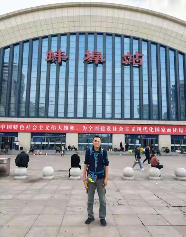 安徽53岁男子徒步1500公里，耗时49天，从深圳走回安徽老家