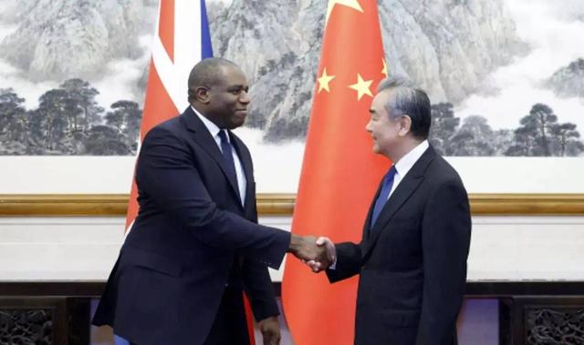 不许援助俄罗斯，英制裁中国实体，不到24小时，中方直接下达通牒
