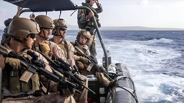 一切准备就绪，美国又不打委内瑞拉了，特朗普：要和马杜罗谈谈