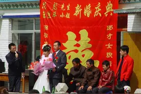 农村老话说“红事请，白事奔”，这话中的“奔”是何意？图片