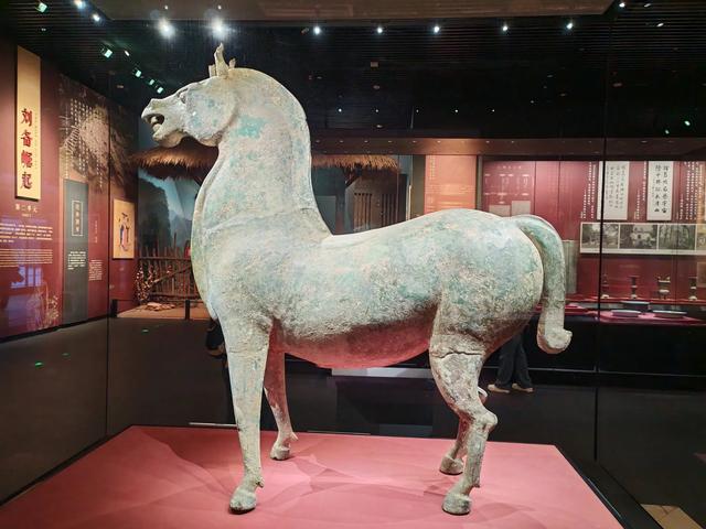 2025北京到海南行程第六天:雨中游襄阳荆州古城,有遗憾有收获