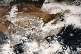 国家级暴雨预警升级，紫黄极大雨带罕见出现！权威预报：重点9省图片