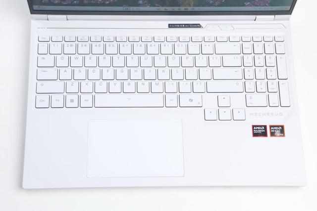 机械革命蛟龙16 Pro 2025评测：锐龙9 9955HX处理器+新模具带来全方位进化