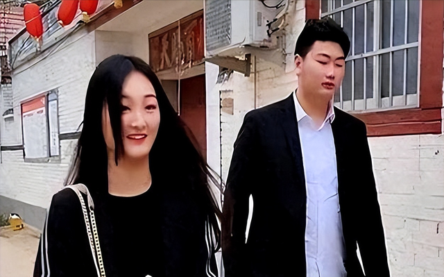 野心撑不起实力！与大衣哥儿子分开后的陈亚楠，又回到了最初起点