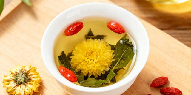 入秋必喝！6 款养生茶饮，一天 8 杯水轻松达标