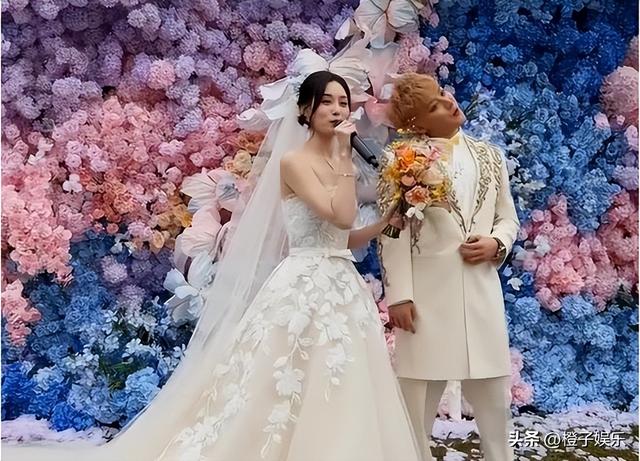 黄子韬大婚，徐艺洋戴500克婚戒，黄子韬突发尴尬症，喜婆婆太逗