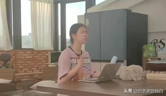 收手吧，“资本家的丑孩子”，没颜值没本事，就别出来祸害观众了