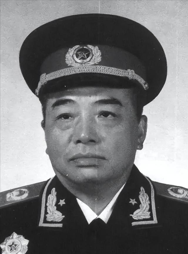 1987年一老妇参观彭德怀故居，工作人员请她题词，她立马说出20字