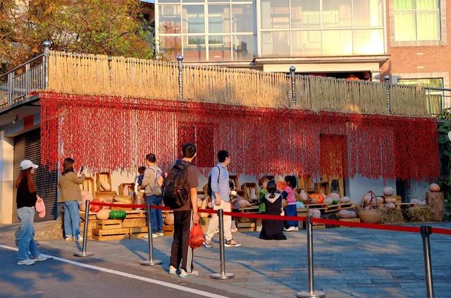 人人人车车车！富阳一地迎来大客流，太赚了！