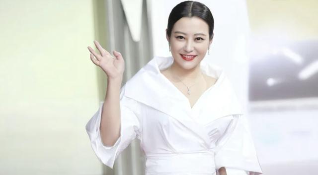 中国最丰满的6位女星，美的各有千秋，她们的身材也太犯规了！
