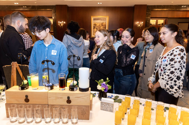 从“经济湖”到“浪漫湖”！苏州园区金鸡湖靠“一生一世”IP出圈，今年金秋吸引数万人打卡