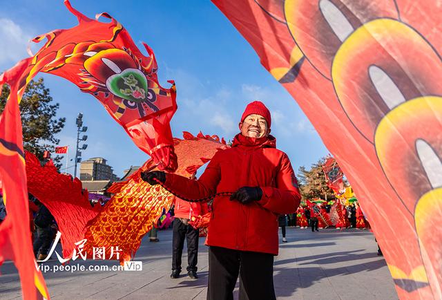 内蒙古呼和浩特：文化庙会贺新春