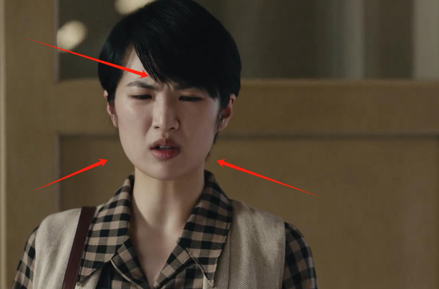 收手吧！资本家的“丑孩子”，笑的比哭还难看，别霍霍观众眼睛了