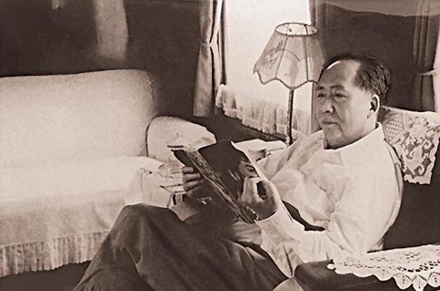 伟人去世十年后，薄一波预言：以后毛主席的历史地位只会更高