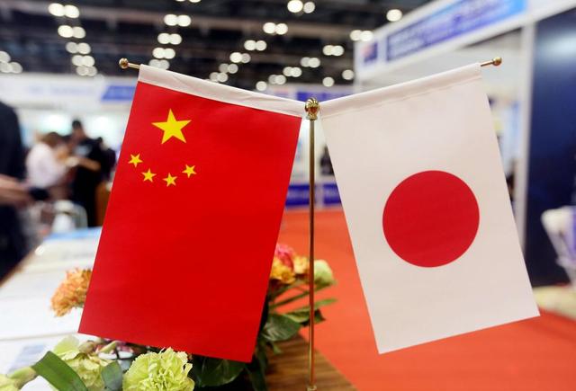 高市早苗刚许愿中日缓和，中国的对日禁令，第二天就送到她的手里