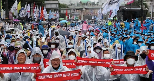 最近李在明变得很奇怪！南京大屠杀遇难者追悼仪式，韩国竟也办了