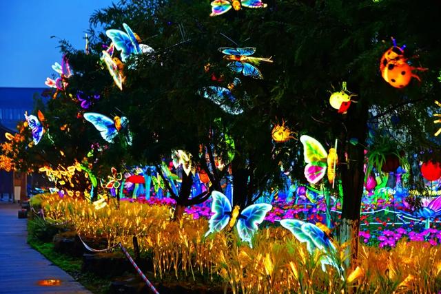 桂林:首届非遗千灯游园,光影艺术璀璨盛宴!