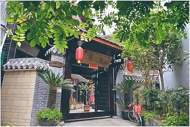 “辞职看世界”的女老师，11年后现状曝光：黯然回乡，老公已分手