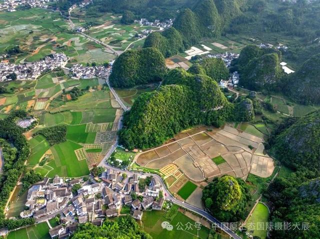 黄小西吃晚饭⑤丨兴义万峰林：喀斯特峰林间的田园牧歌