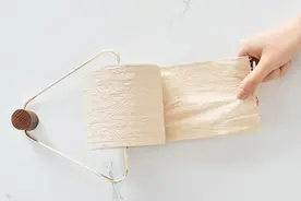 卫生纸选“白色”还是“原色”？内行人：遇到这样的，赶紧扔！图片