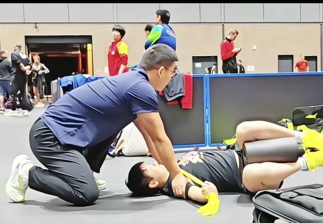横滨冠军赛 孙颖莎身边终于有他陪伴了！没想到他对莎莎这么重要