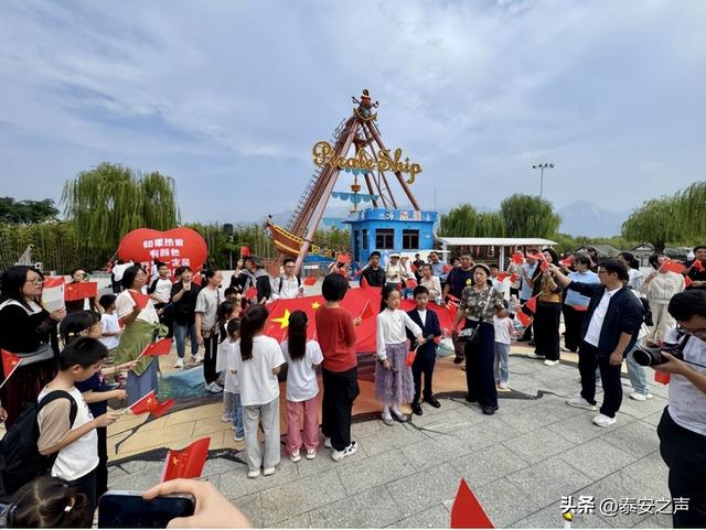 嗨翻泰山石敢当！NPC 零距离互动 + 百场演艺，解锁百戏狂欢新姿势！