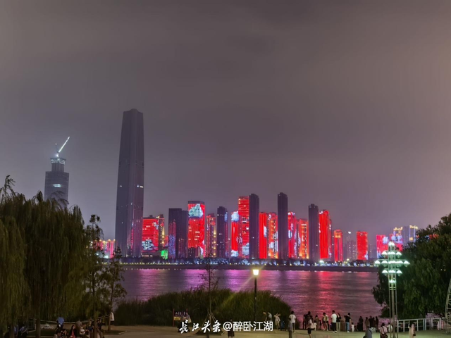 她又双叒叕“上新”了！邂逅City‘新’江岸快来发现“欣喜”