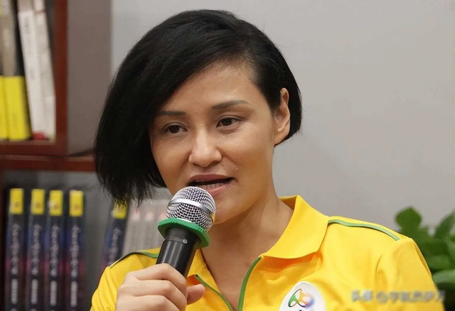 郭晶晶没想到，移居美国惨遭丈夫抛弃的高敏，已走上另一条上坡路