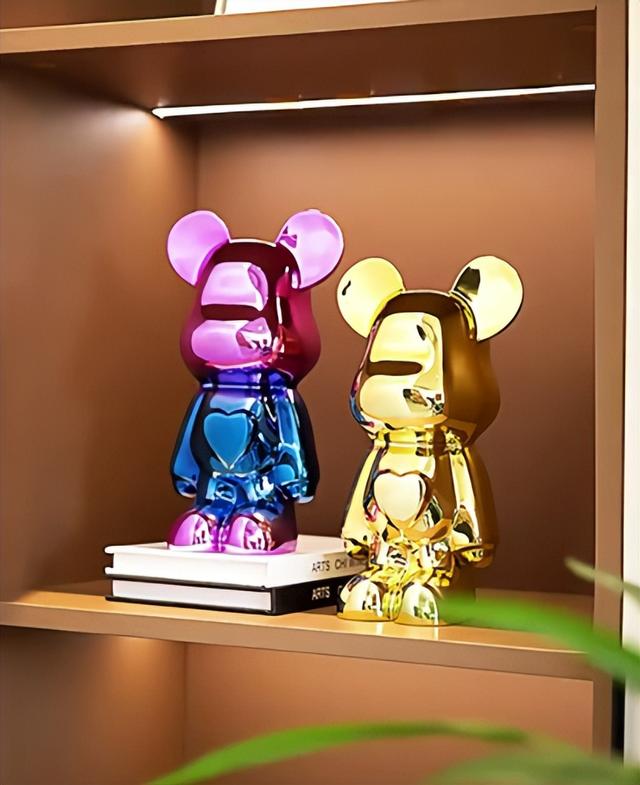 品控遭吐槽还能火？泡泡玛特的底气，在新IP和海外市场