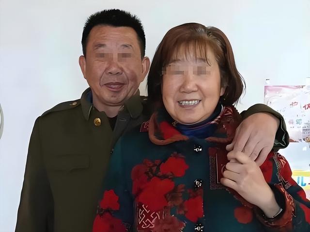 苏州夫妻 AA 制 36 年，妻子临终前递给儿子存折，取钱时他僵在银行