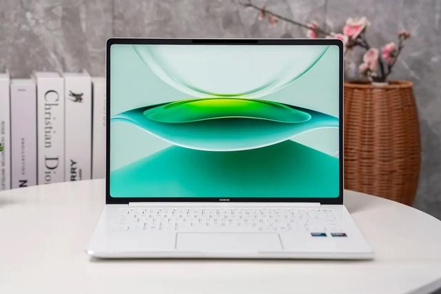 加价选触控屏值不值？荣耀MagicBook Pro14新款国补后4739元起