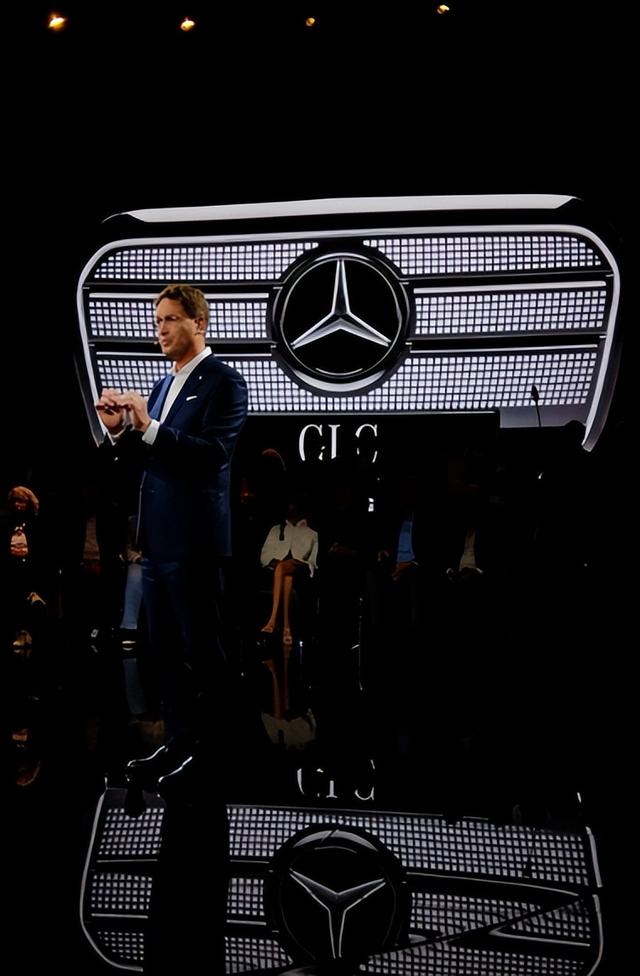 担心特斯拉FSD被颠覆的人，都要看清英伟达的真正困境！