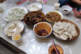 煮饺子：“盖盖煮”和“不盖盖煮”区别较大，难怪饺子口感不一样图片